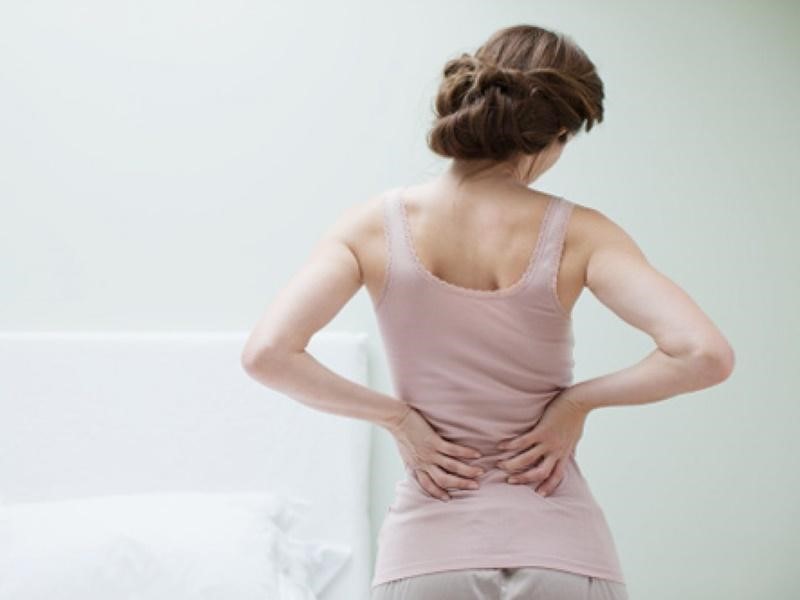 đau lưng sau khi sinh