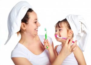 chăm sóc răng miệng cho bé